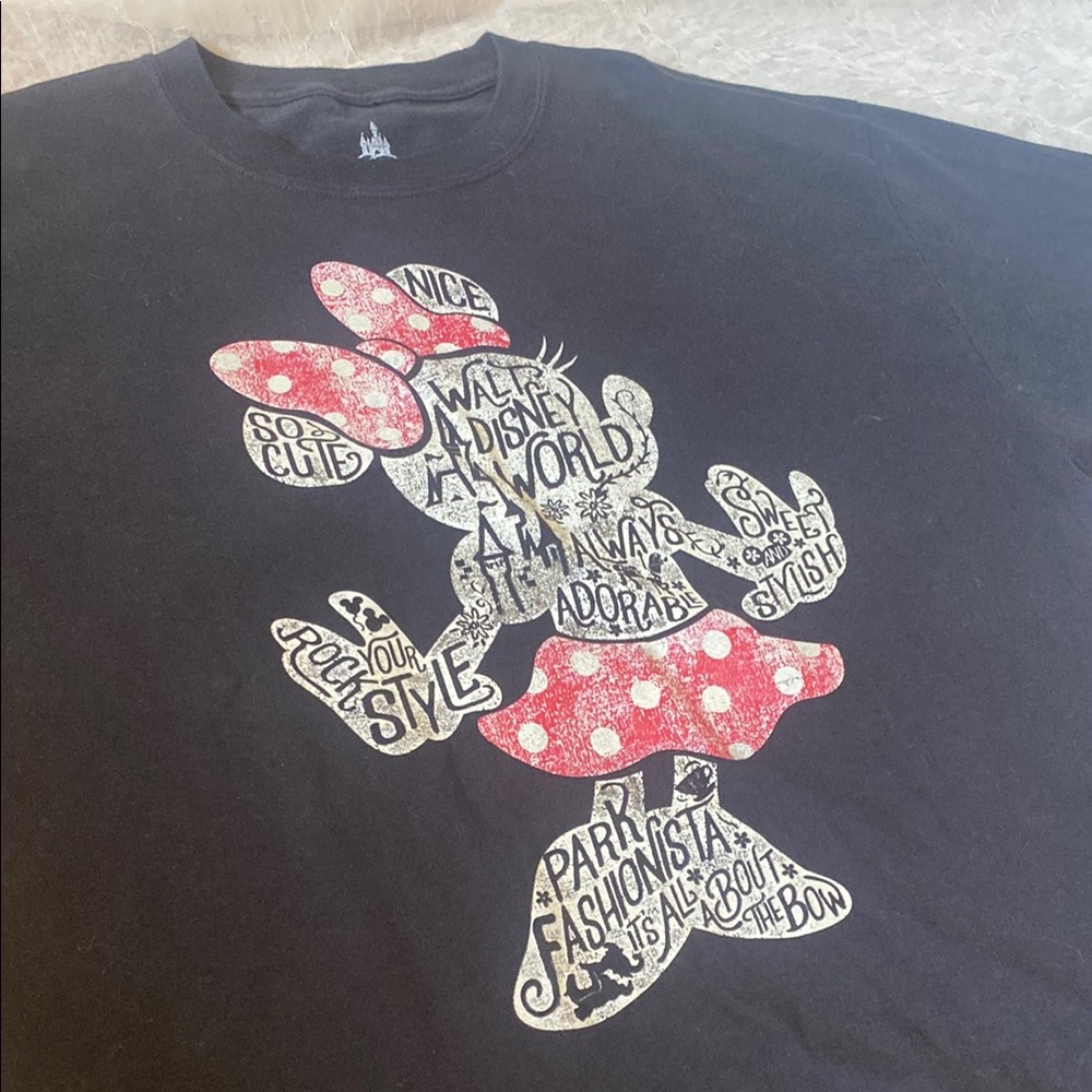 Disney Parks Minnie Park Fashionista Black Short Sleeve T-Shirt. Size XL
